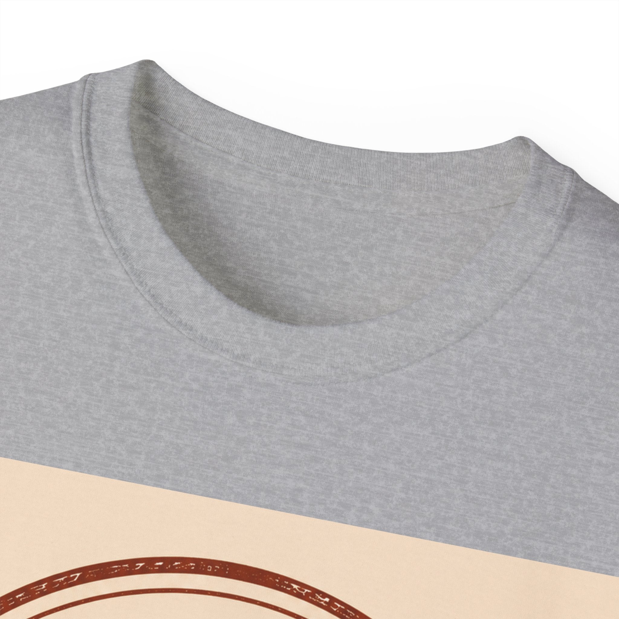 Vintage Badge T‑Shirt — "Dein eigenes Design!" Graphic Tee