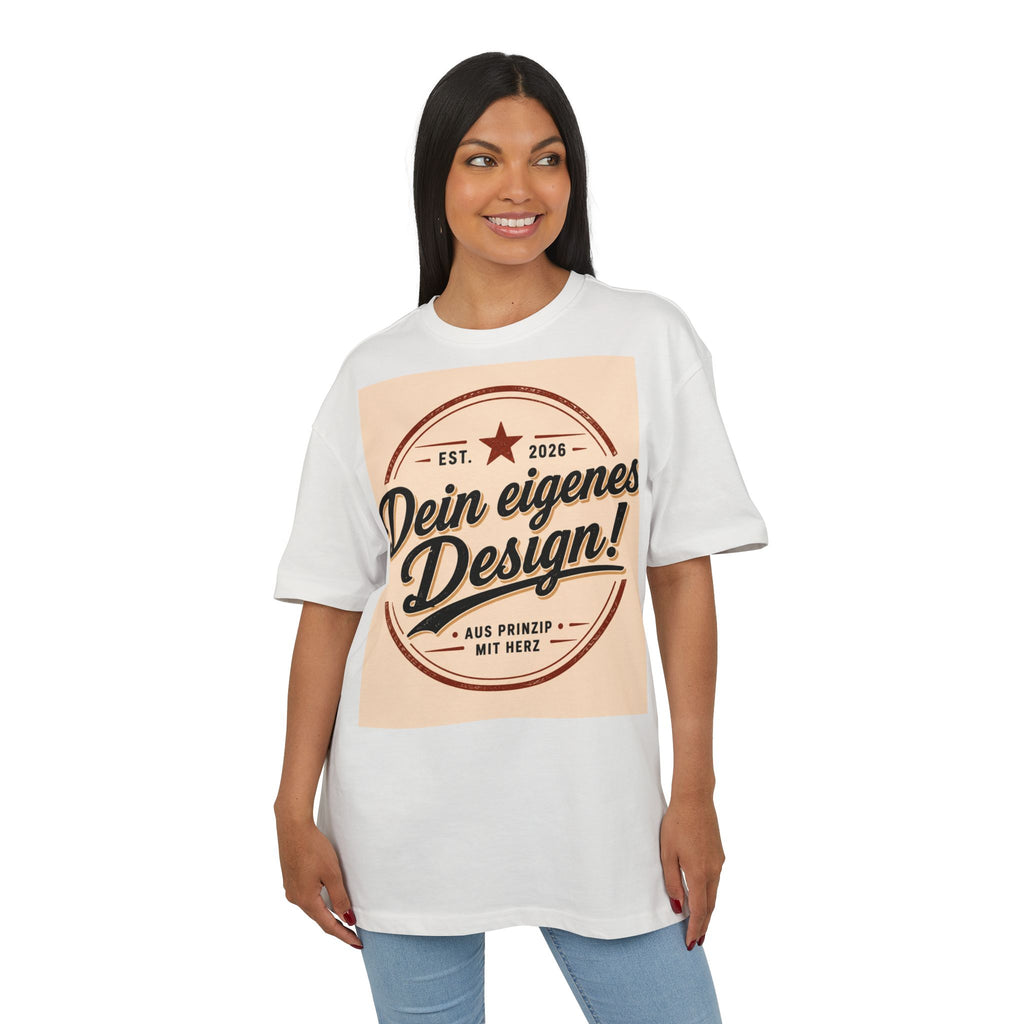Oversize Tee — "Dein eigenes Design!" Retro Badge Graphic