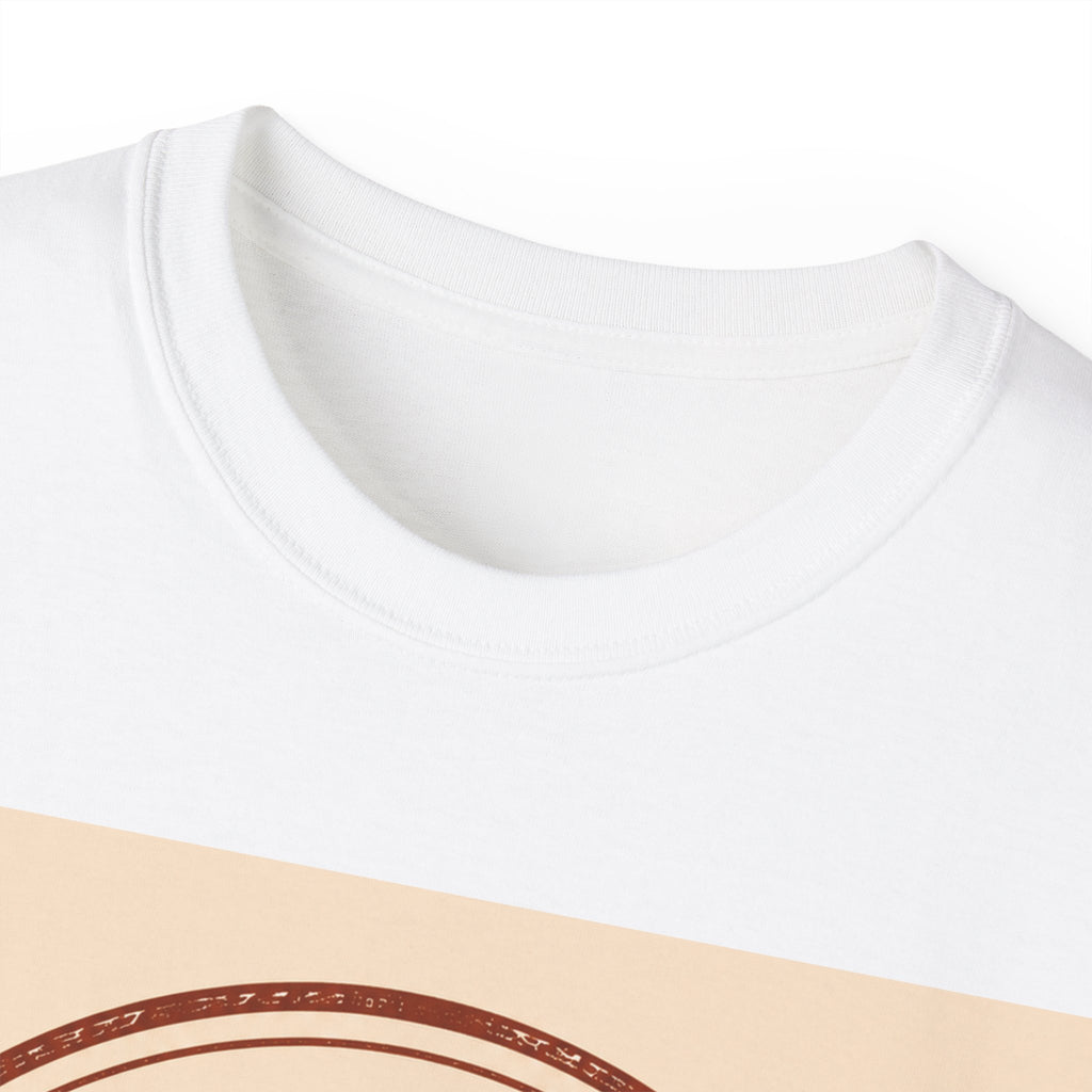 Vintage Badge T‑Shirt — "Dein eigenes Design!" Graphic Tee