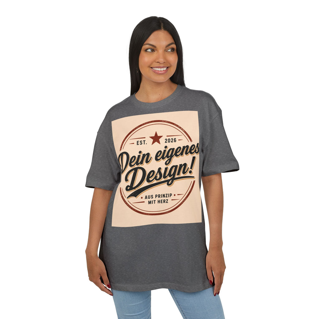 Oversize Tee — "Dein eigenes Design!" Retro Badge Graphic