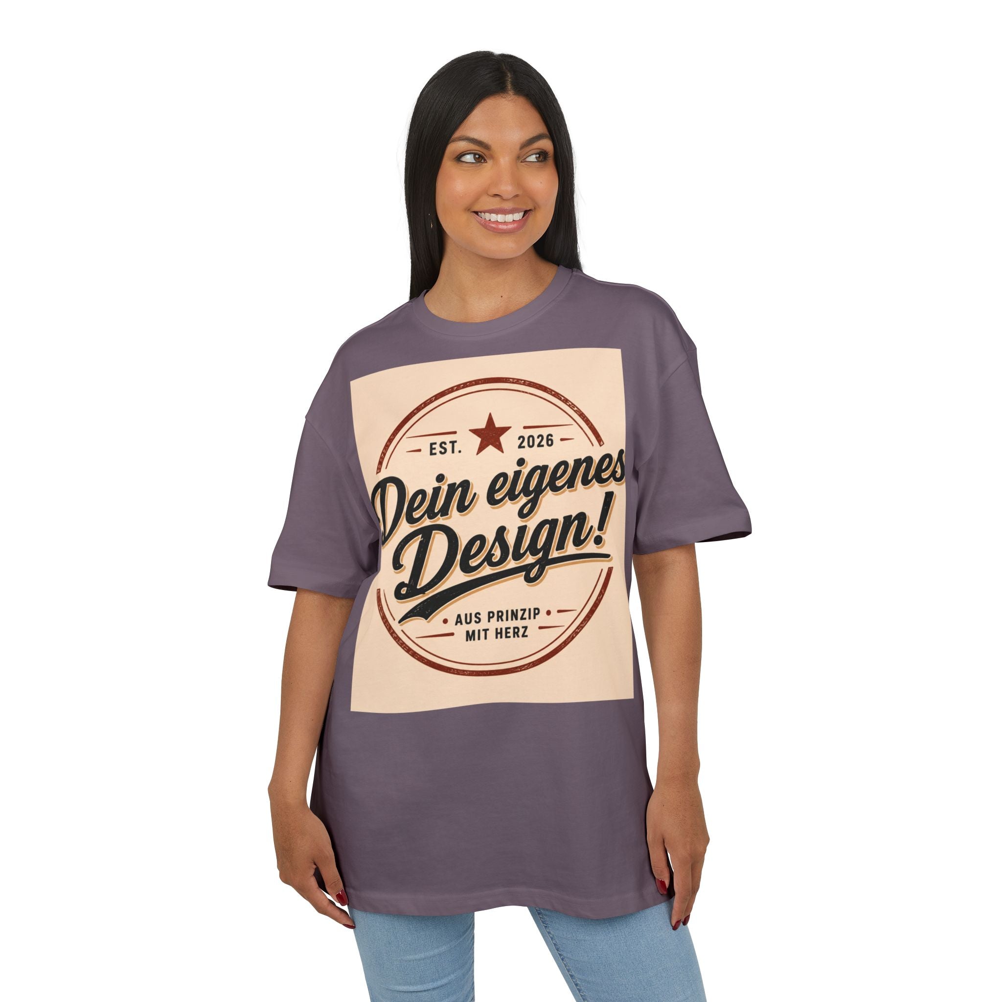 Oversize Tee — "Dein eigenes Design!" Retro Badge Graphic